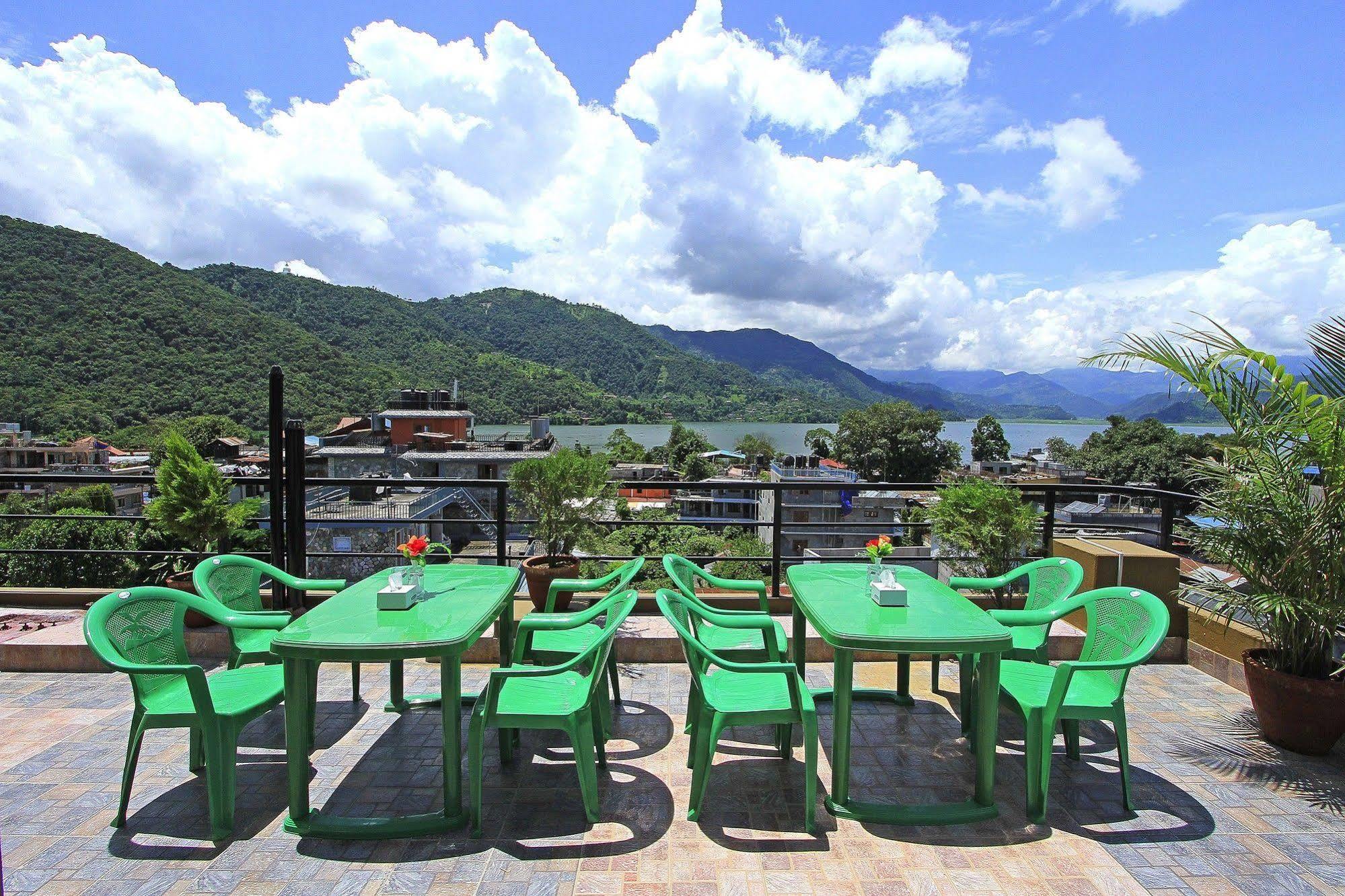 Hotel Crystal Palace Pokhara Exterior photo