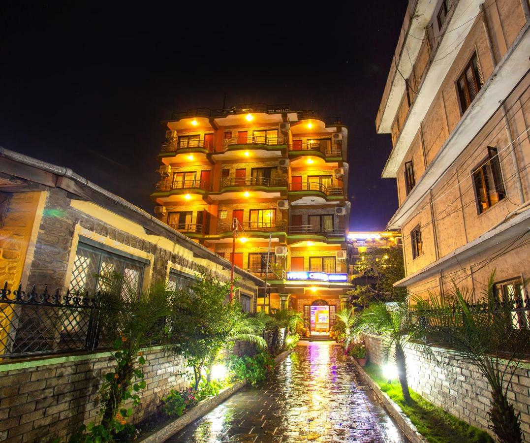 Hotel Crystal Palace Pokhara Exterior photo